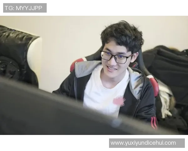 职业联赛分析：FPX展现出卓越的战术灵活性与团队协作能力